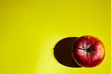 red apple