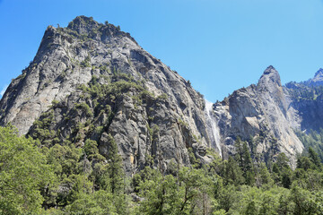 Fototapeta na wymiar Bridalveil Fall at Yosemite National Park