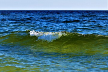 A lonely wave, a view of the endless waters of the ocean