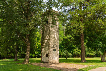 Obraz premium Tower in Oak Ridge Cemetery