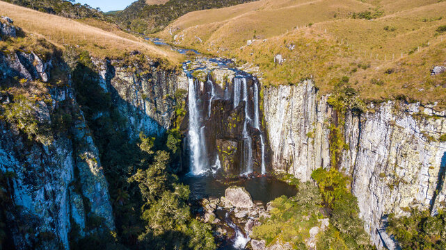 Cachoeira do Perau Branco - S&atilde;o Jos&eacute; dos Ausentes - RS. Beautiful scenic landscape of Perau Branco Watherfall, in Rio Grande do Sul, Brazil