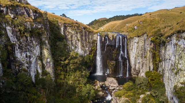 Cachoeira do Perau Branco - S&atilde;o Jos&eacute; dos Ausentes - RS. Beautiful scenic landscape of Perau Branco Watherfall, in Rio Grande do Sul, Brazil