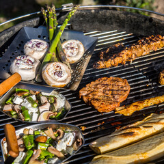 Grillen auf Holzkohlegrill