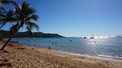 Traumhafter Strand mit Palmen