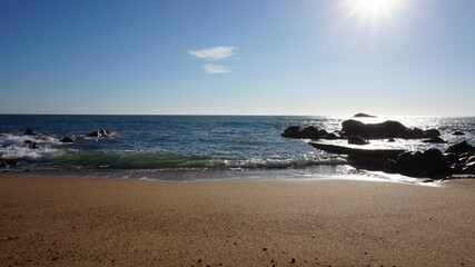 Wunderschöner einsamer Strand