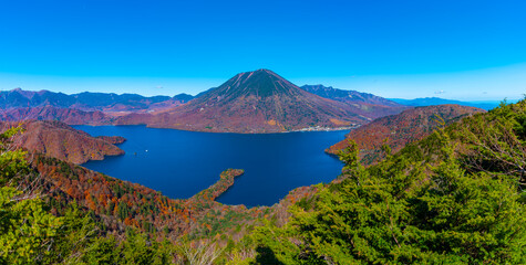 Naklejka premium 中禅寺湖と紅葉