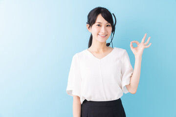 オペレーター　コールセンター　女性