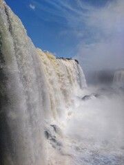 Cataratas do Iguaçu (Iguazu Falls) - Foz do Iguaçu, Paraná, Brasil
Iguaçu Falls are waterfalls of the Iguazu River on the border of Argentina and Brazil.They make up the largest waterfall in the world