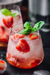 Straberry cocktails with gin and tonic