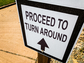 Golf turn around sign