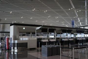 空港　成田空港　無人　コロナ　カウンター