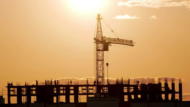 Building of new houses and huge crane