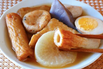 9種の具材の入ったおでん　日本の冬の料理