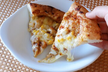 照り焼きチキンのピッツァ