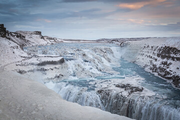 atemberaubender Wasserfall Gulfoss auf einer Tour in Island