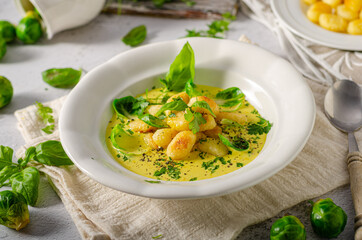 Gnocchi in curry sauce