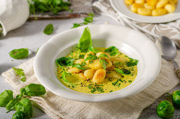 Gnocchi in curry sauce