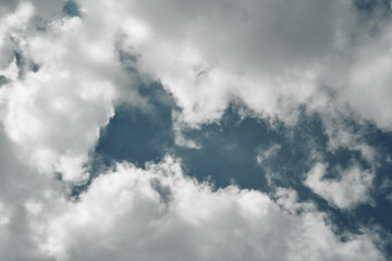 Fototapeta premium Sky in the clouds, sunny day, background