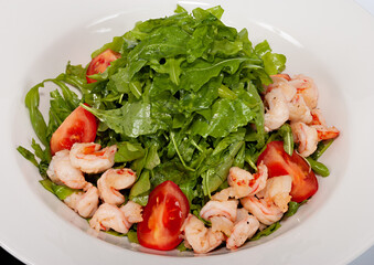 shrimp salad with arugula and tomatoes