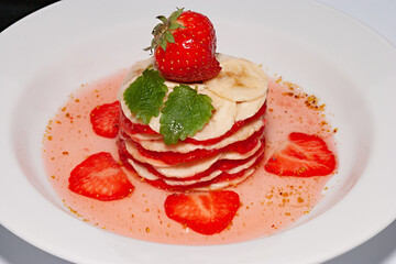 banana and strawberry dessert