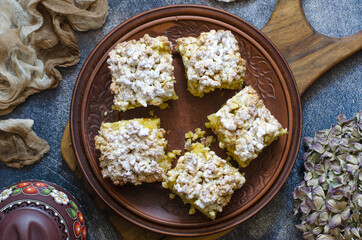 Vegan crumble pie with lemon and powdered sugar