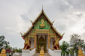 Fototapeta premium Vihara in a temple in the north of Thailand