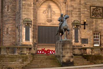 Fototapeta na wymiar Galashiels War Memorial and statue in November
