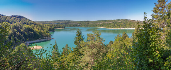 Fototapeta premium Vouglans lake - 09 04 2020: View of the Vouglans lake