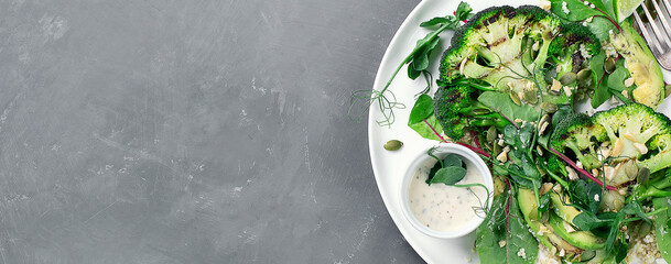 Green broccoli salad with white sauce