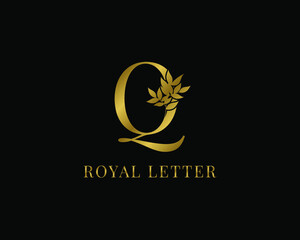Obraz premium luxury decorative vintage golden royal letter Q