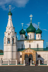 Fototapeta na wymiar Iglesia del profeta Elías en la ciudad de Yaroslavl, Rusia