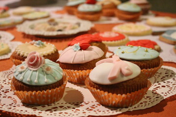 cupcakes with cream
