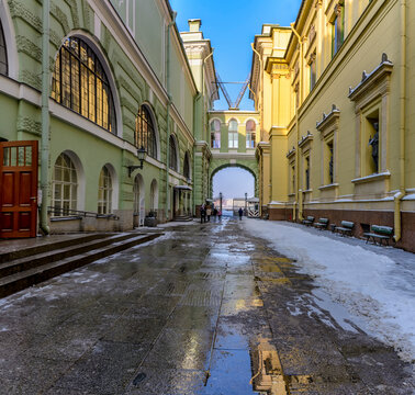 Passage from Millionnaya Street to the Palace Embankment past the Small Hermitage.