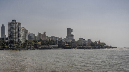 Obraz premium Bustling Mumbai is India's largest city and financial center