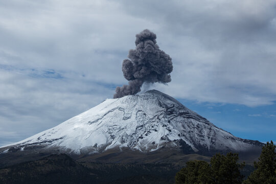 stunning volcano eruption