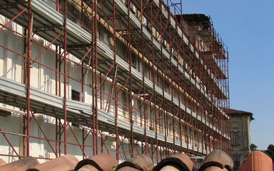 Lavori in corso nel cantiere in autunno - business
