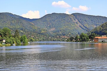 Fototapeta na wymiar wide river in a mountain valley