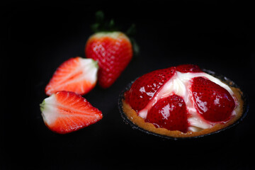 Strawberry cake with fresh strawberries