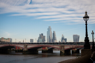 Obraz premium London sky line over thames sunny day