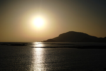 天草の牛深海岸から見た夕日