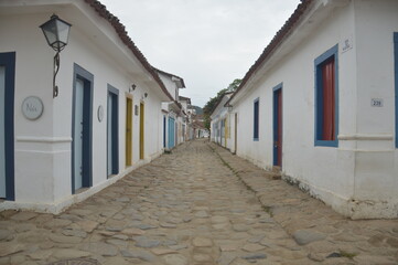 Uma das belas passagens das ruas de Paraty
