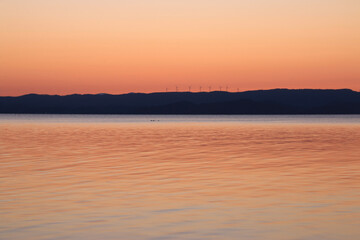 夕暮れの猪苗代湖・志田浜（福島県・猪苗代町）
