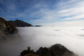 Escursione sul Monte Chiampon in autunno con vista sul Monte Cuarnan