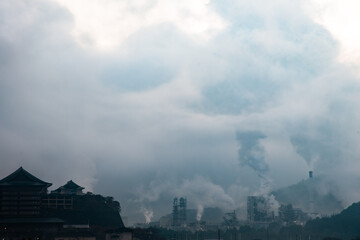 兵庫県・雲海と水蒸気の煙突