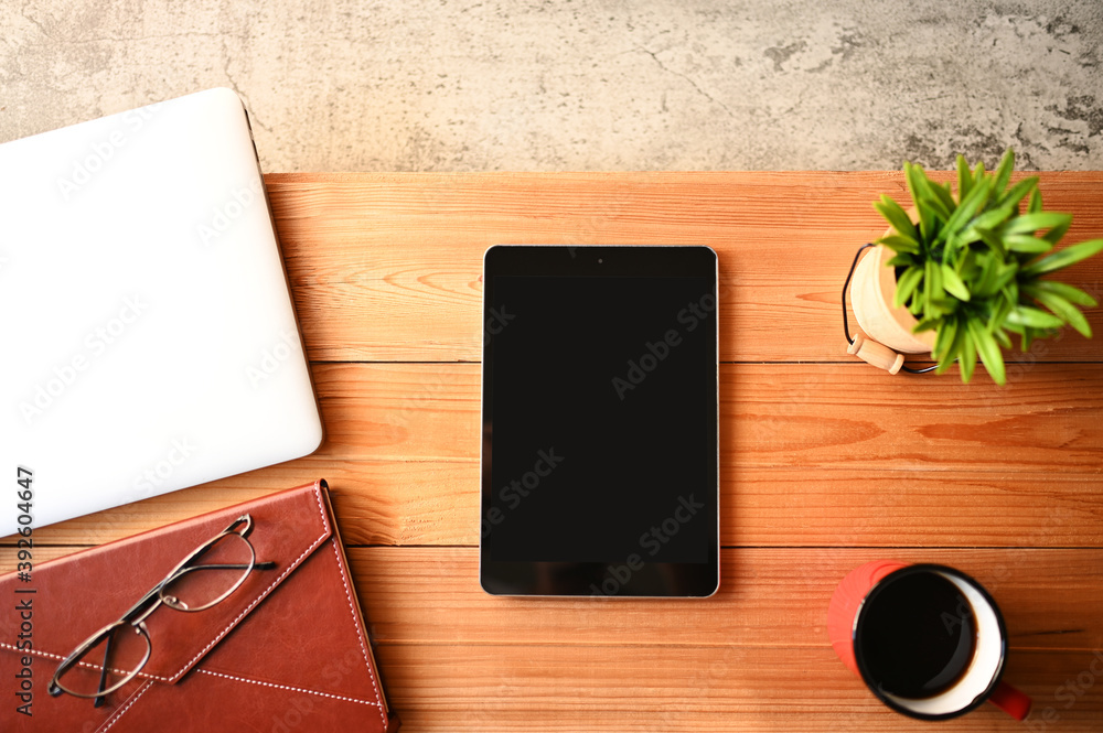 Aufkleber top view tablet,smartphone ,mouse and keyboard on office desk.top view with copy space.