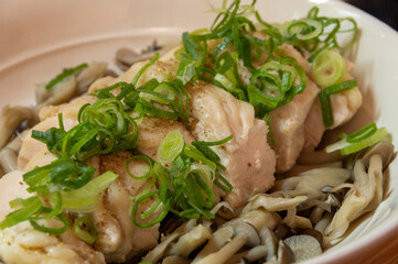 鳥とキノコのレンジ蒸し