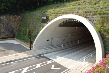 トンネルの出入り口