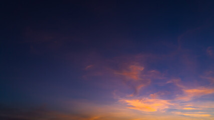 Fototapeta premium sunset in the sky with clouds 