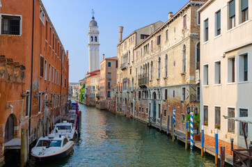 Obraz na płótnie Canvas view of Venice and the canal