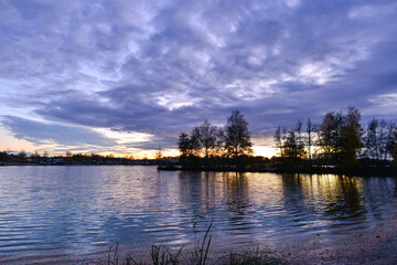 Fototapeta na wymiar Sonnenuntergang am Kahler See in Kahl am Main